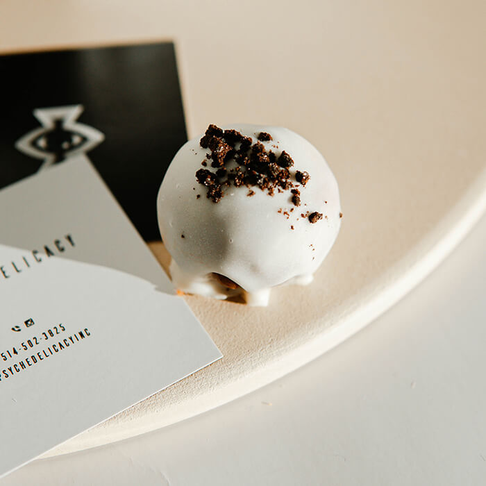 Easy recipe to make a delicious vanilla ice cream.