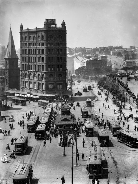 Aerial of Railway Square and commuters, Sydney, circa 1917, City of Sydney Archives A-01153272