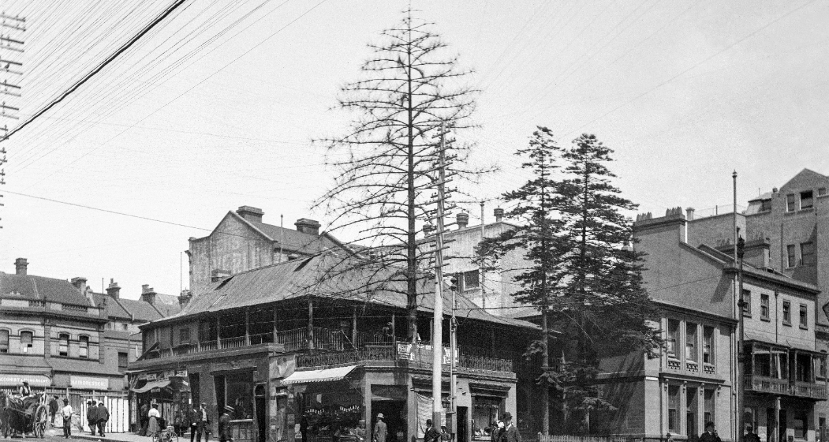 Bowden’s Corner at Hunter and Castlereagh streets, 1907. City of Sydney Archives A-01000300 