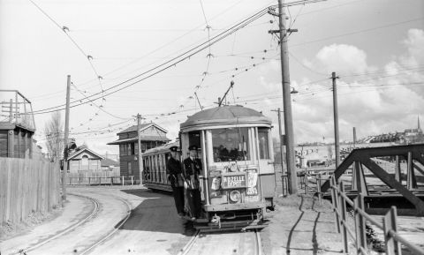 Tram and crew leaving Rozelle Tram Depot. Credit: Sydney Tramway Museum.