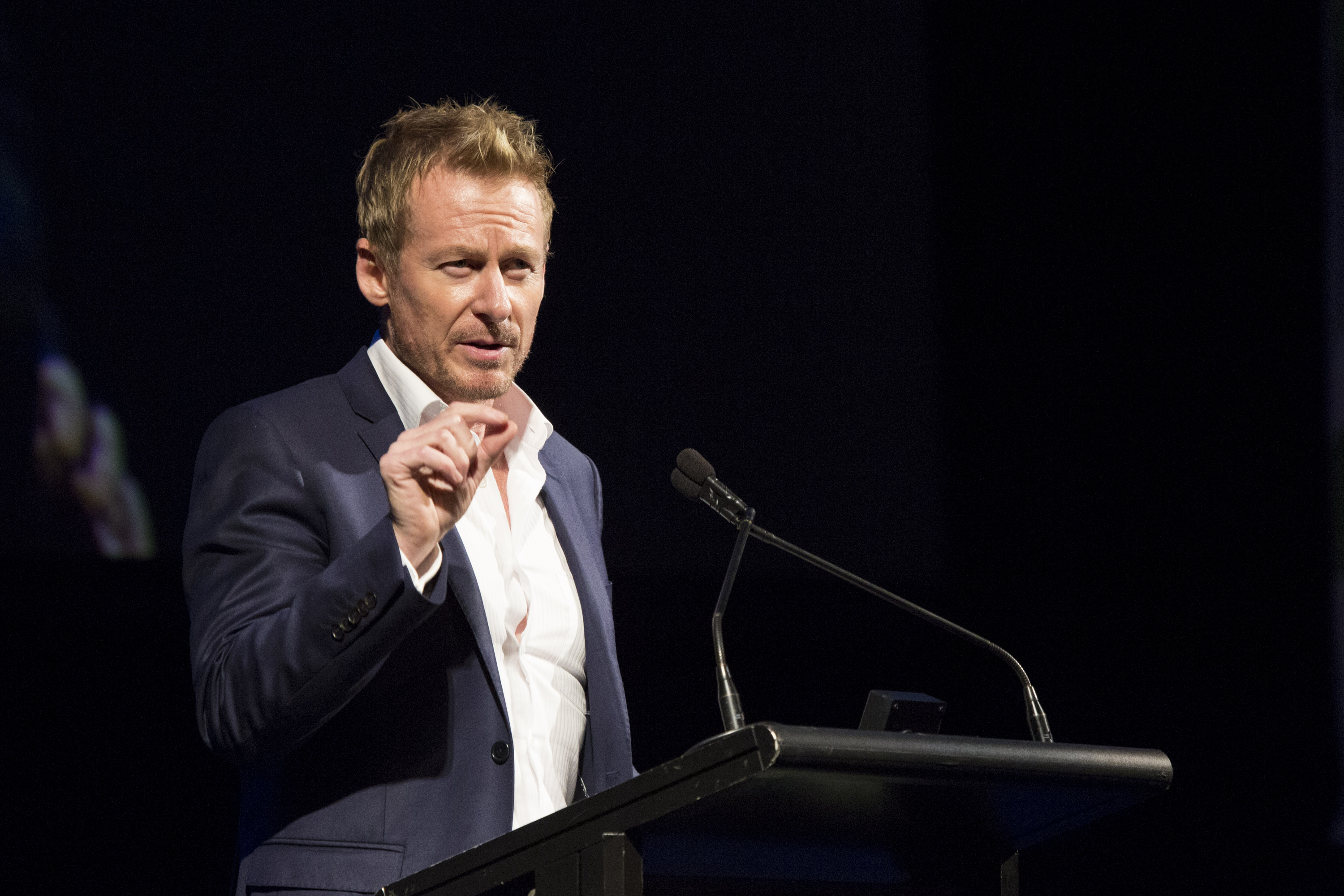 Richard Roxburgh speaks at CityTalks event. Sydney Town Hall, April 2013