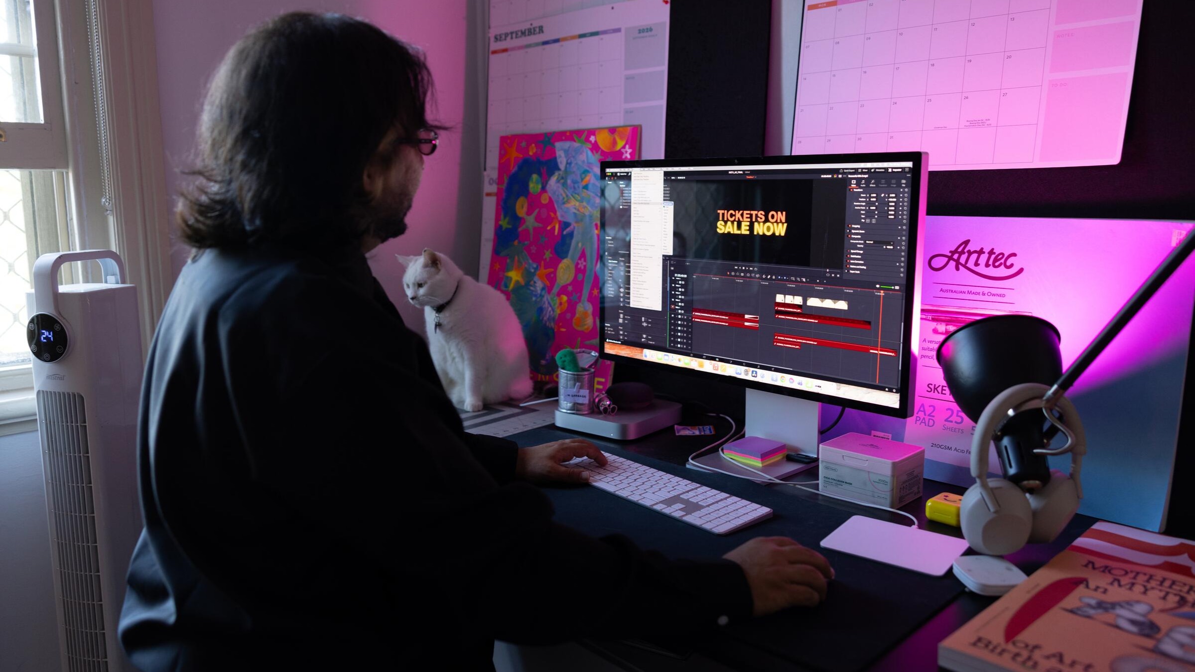 HOSSEI working away at his desk. Image by Abril Felman/City of Sydney