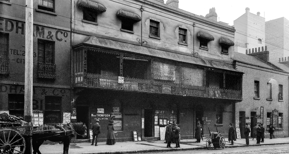 Employment agencies at 23-31 Elizabeth Street, c.1913. City of Sydney Archives A-01000385 