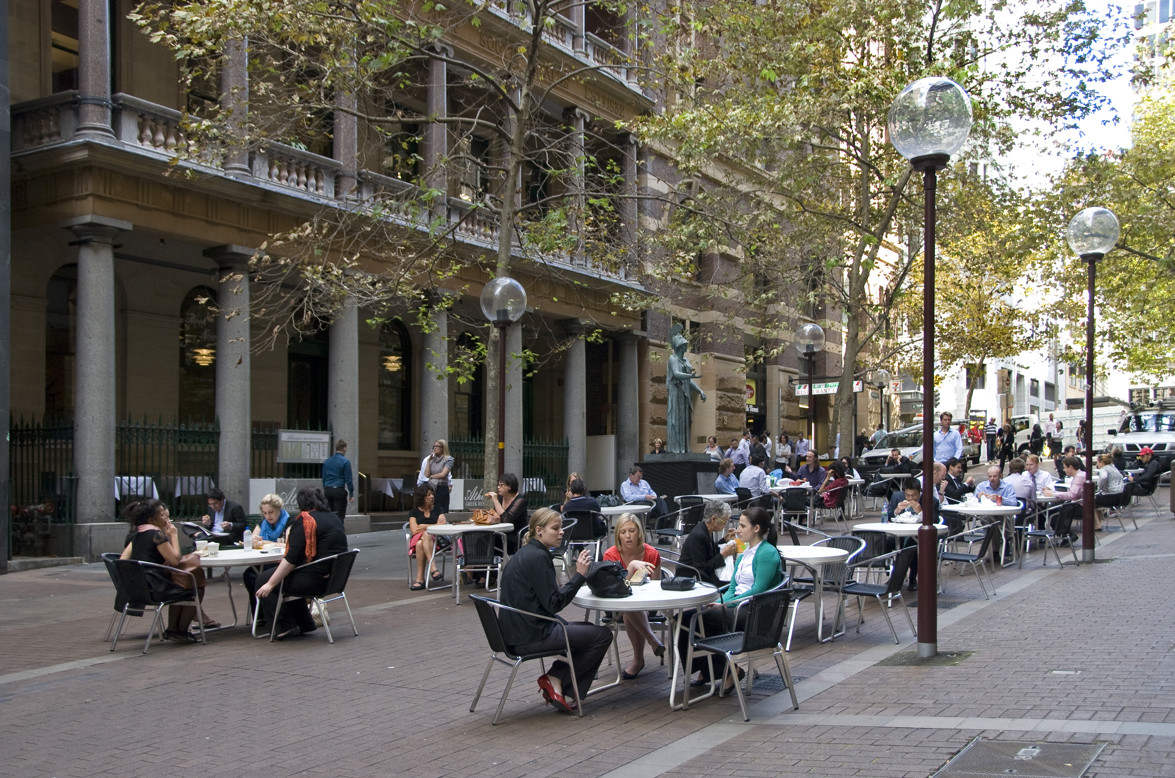 Outdoor dining in Barrack Street