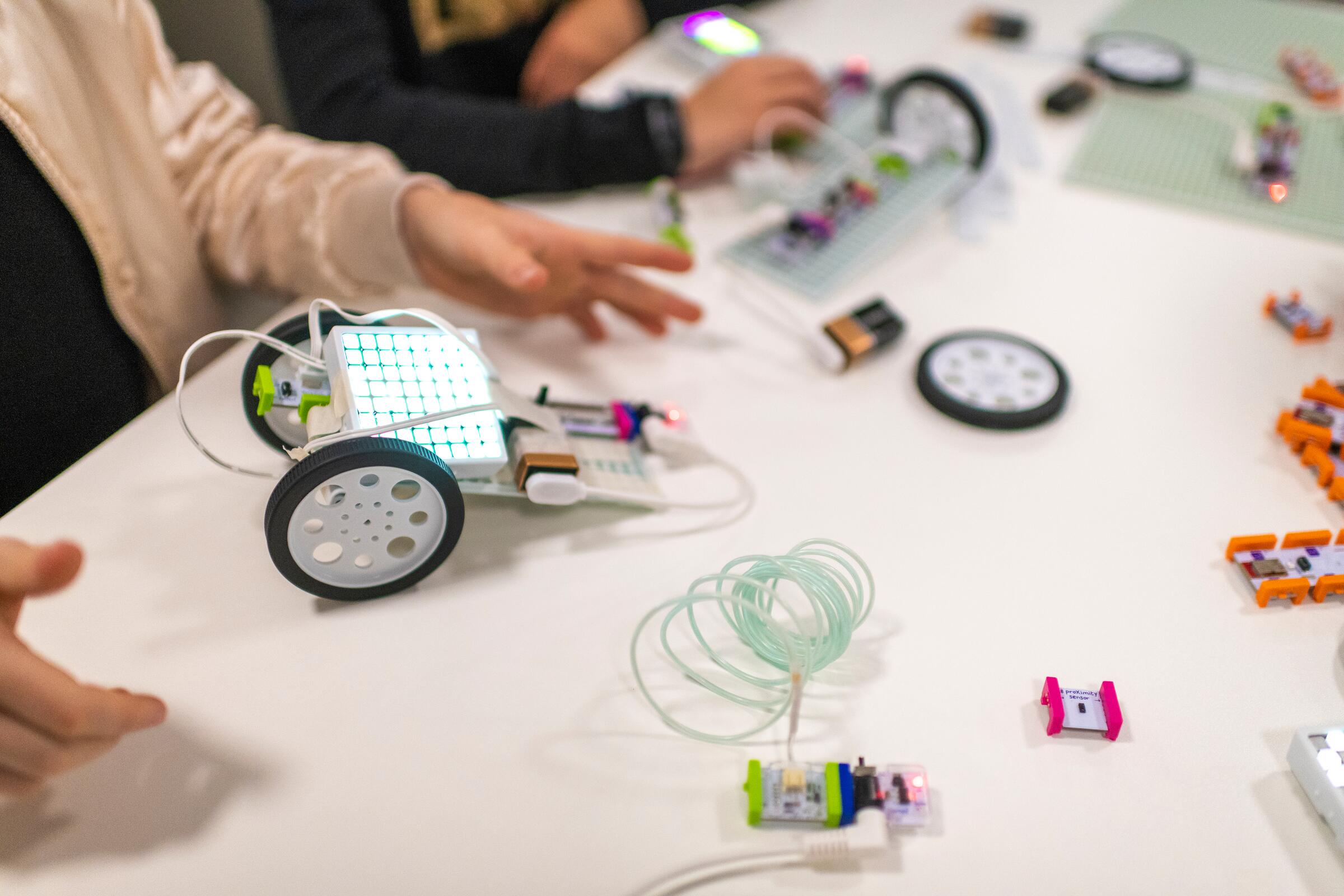 Building robots in the City of Sydney libraries