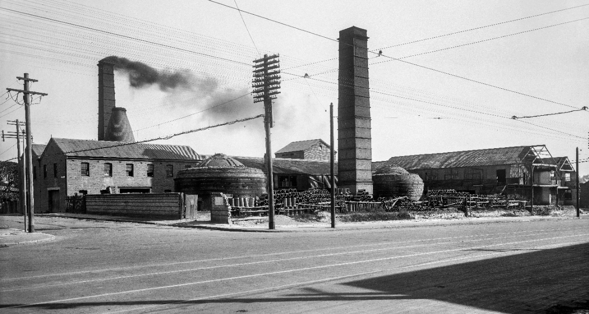Fowlers Pottery, Australia Street and Parramatta Road, Camperdown, 1920. City of Sydney Archives A-01000505 