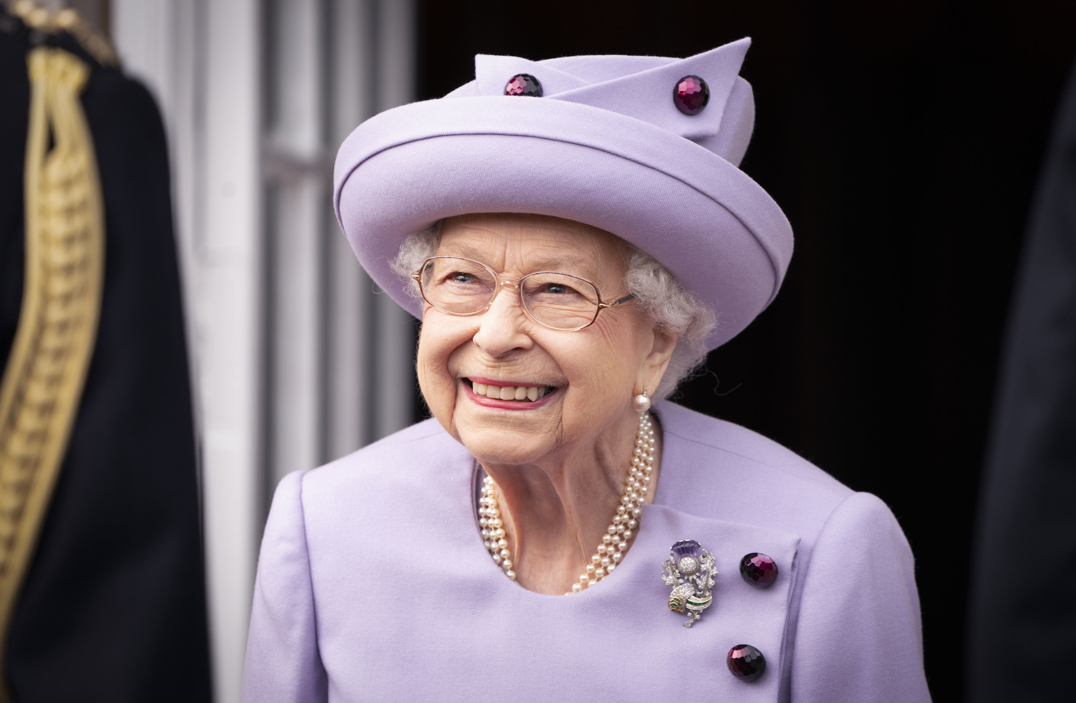 how-to-pay-your-respects-to-queen-elizabeth-ii-in-sydney-city-of