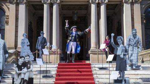 Sydney Town Crier Graham Keating prepares for Remembrance Day centenary