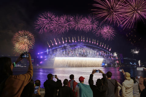 Sydney Harbour Bridge fireworks, New Year’s Eve 2022. Image: City of Sydney / Paul McMillan