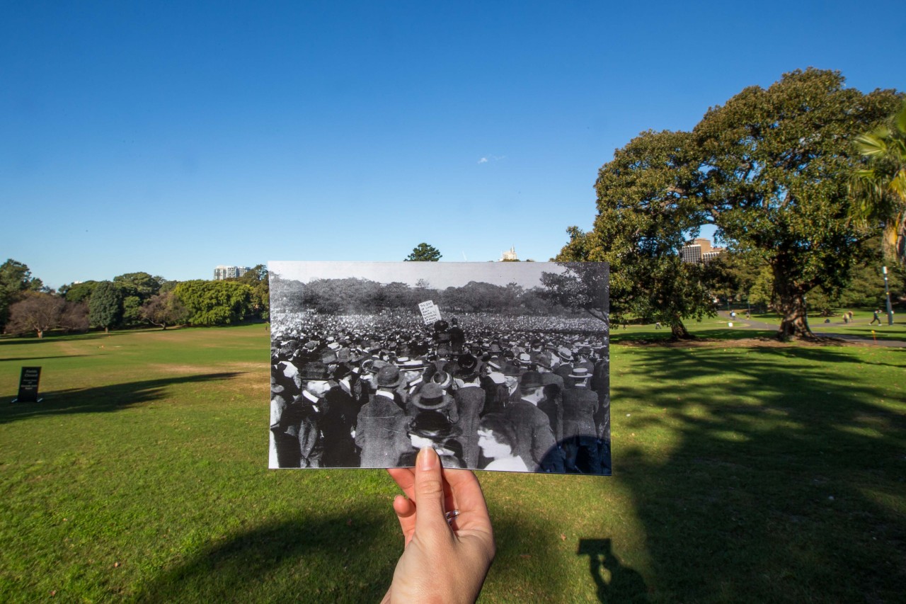 The Domain, Sydney. Inset: A gathering of 100,000 men and women in The Domain on a Saturday during the Great Strike of 1917. Source: Sydney Mail, 15 August 1917, p. 22. Courtesy National Library of Australia