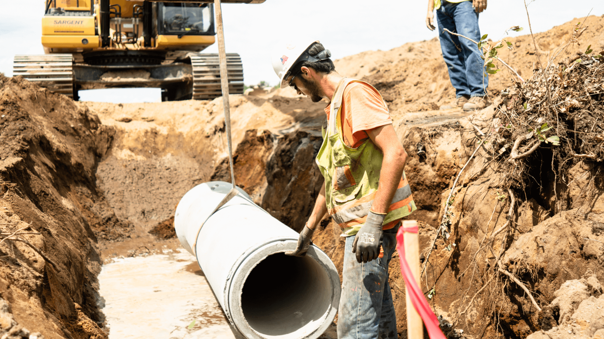 Pipefitter vs Pipelayer - What to Know About These Trades