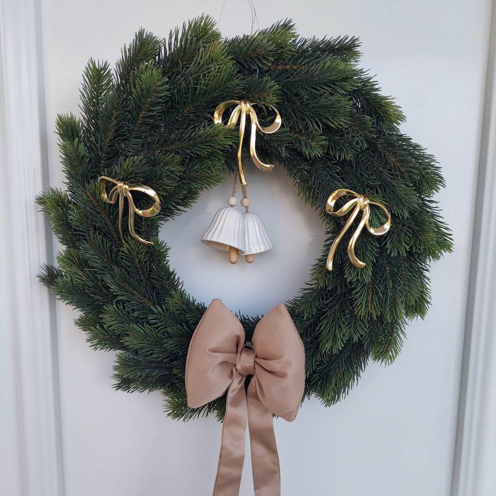 Weihnachtlicher Schleifenkranz