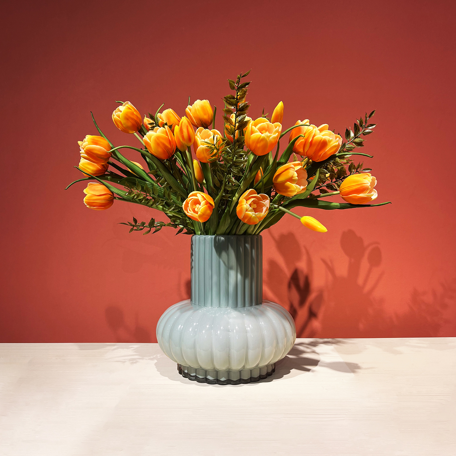 Leuchtender Tulpenstrauß