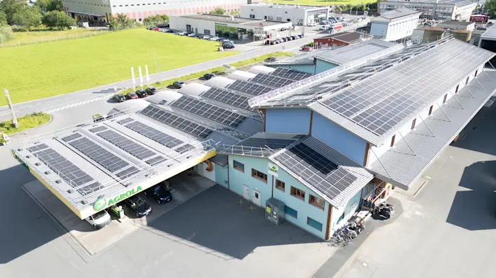 AGROLA Solaranlage auf dem Dach der LANDI Uri in Schattdorf