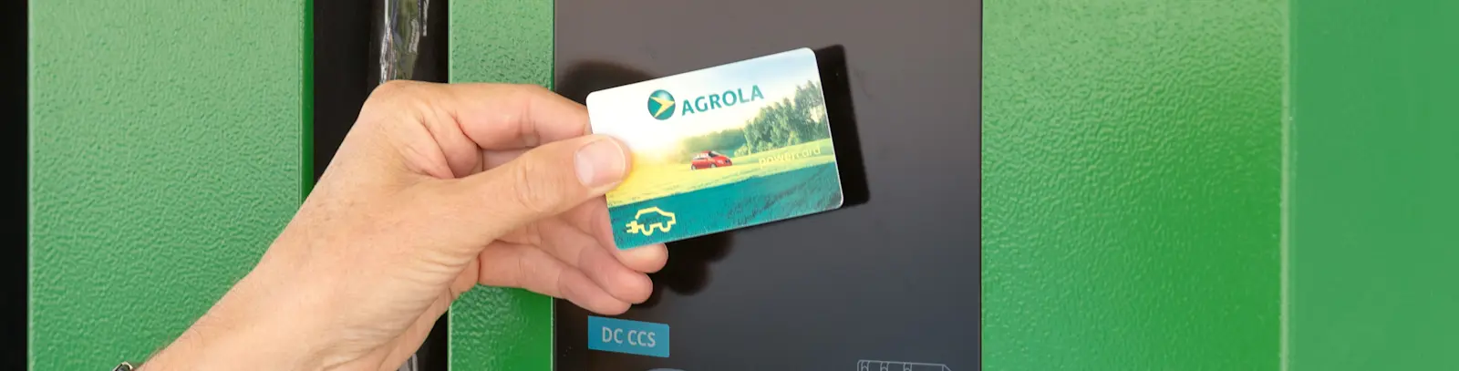 Einsatz der AGROLA powercard an AGROLA Schnellladestation