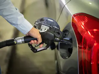 Vue détaillée Faire le plein de diesel à la station-service AGROLA