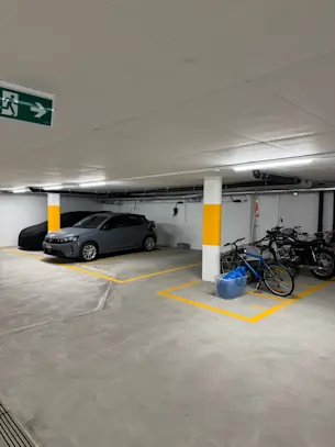 Tagelswangen Büelstrasse 1c Weitwinkel der Tiefgarage