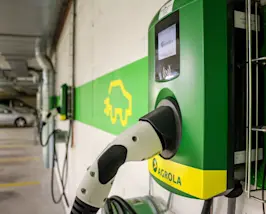 Mobilität - AGROLA Ladestationen in Tiefgarage