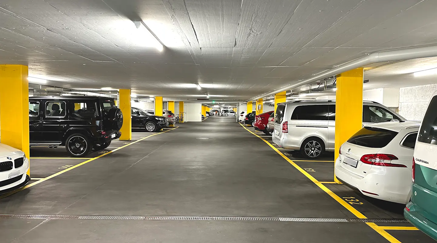 Parking souterrain à Zurich Affoltern avec SRR AGROLA