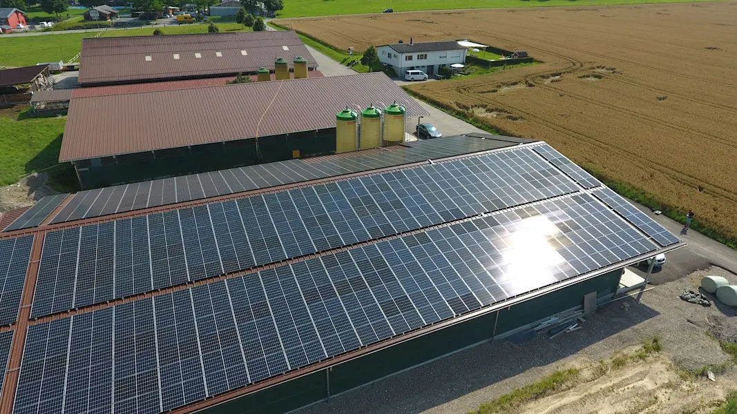 Vue aérienne de l'installation AGROsolaire à Mettmenstetten