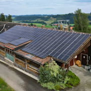 AGROLA Solaranlage auf Bauernhofstall im Emmental, AGROsolar
