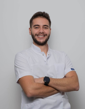 Dr. dent Rasih Ozturk, DDS