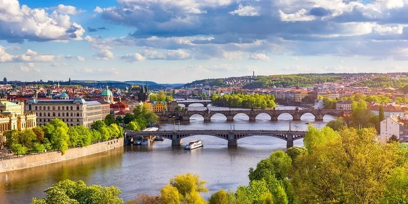 Prag in Czech Republic is known for good rhinoplasty clinics