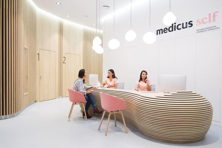 Dr. Artur Kierach at Medicus - Dr. Artur Kierach at Medicus