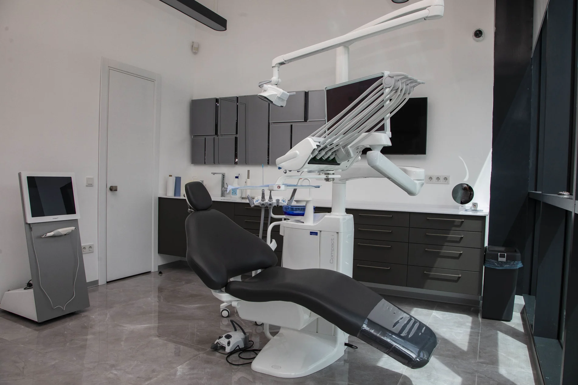 Ebru Ersan Dental Clinic - 4
