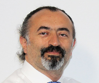 Dr.   Mustafa  Külekci, med