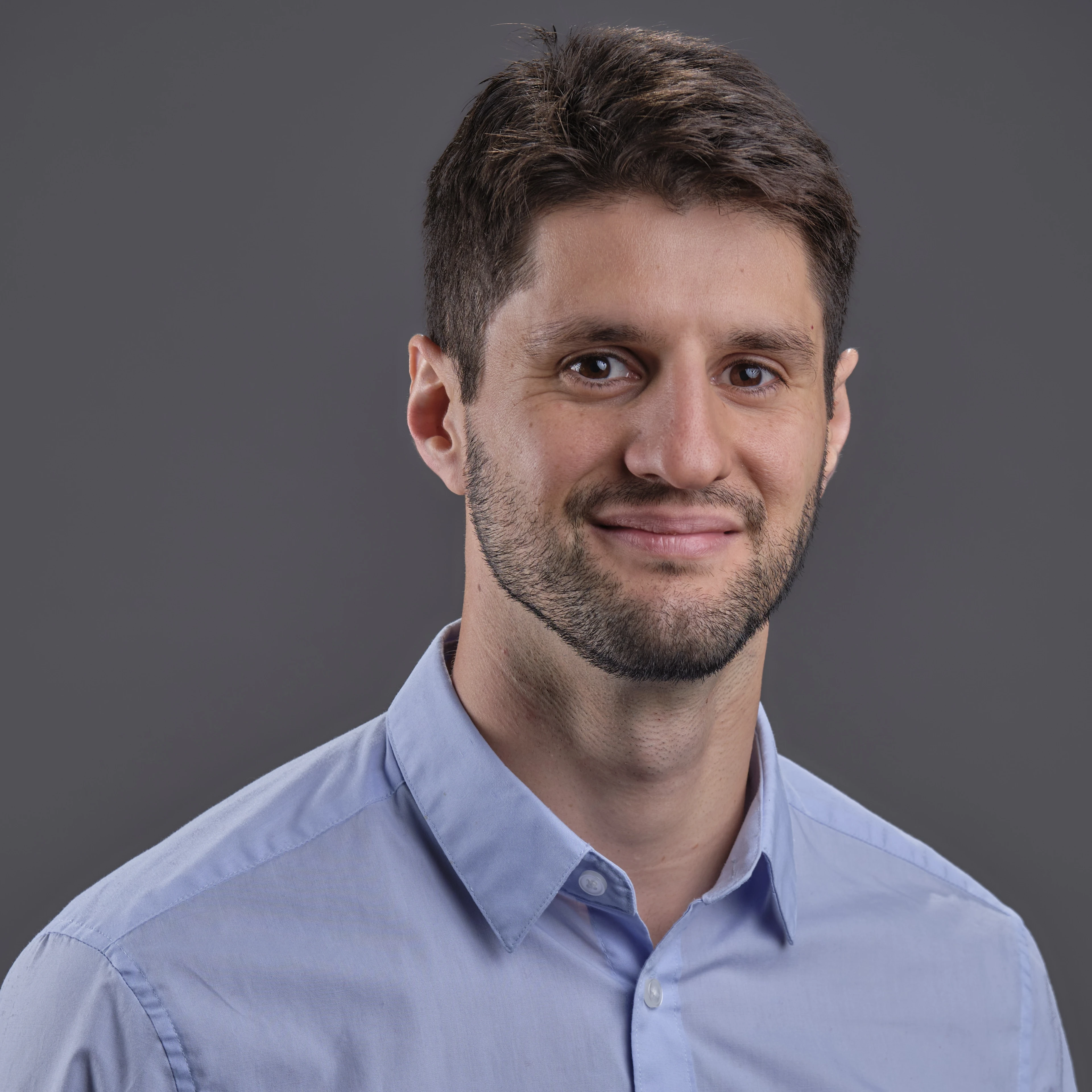 Headshot placeholder for Germán Reyes.