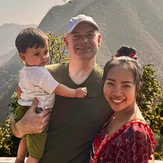 Signals Homepage > Layout > Group > Recent news > Cards > Home kitchen into a thai restaurant > Media > Asset