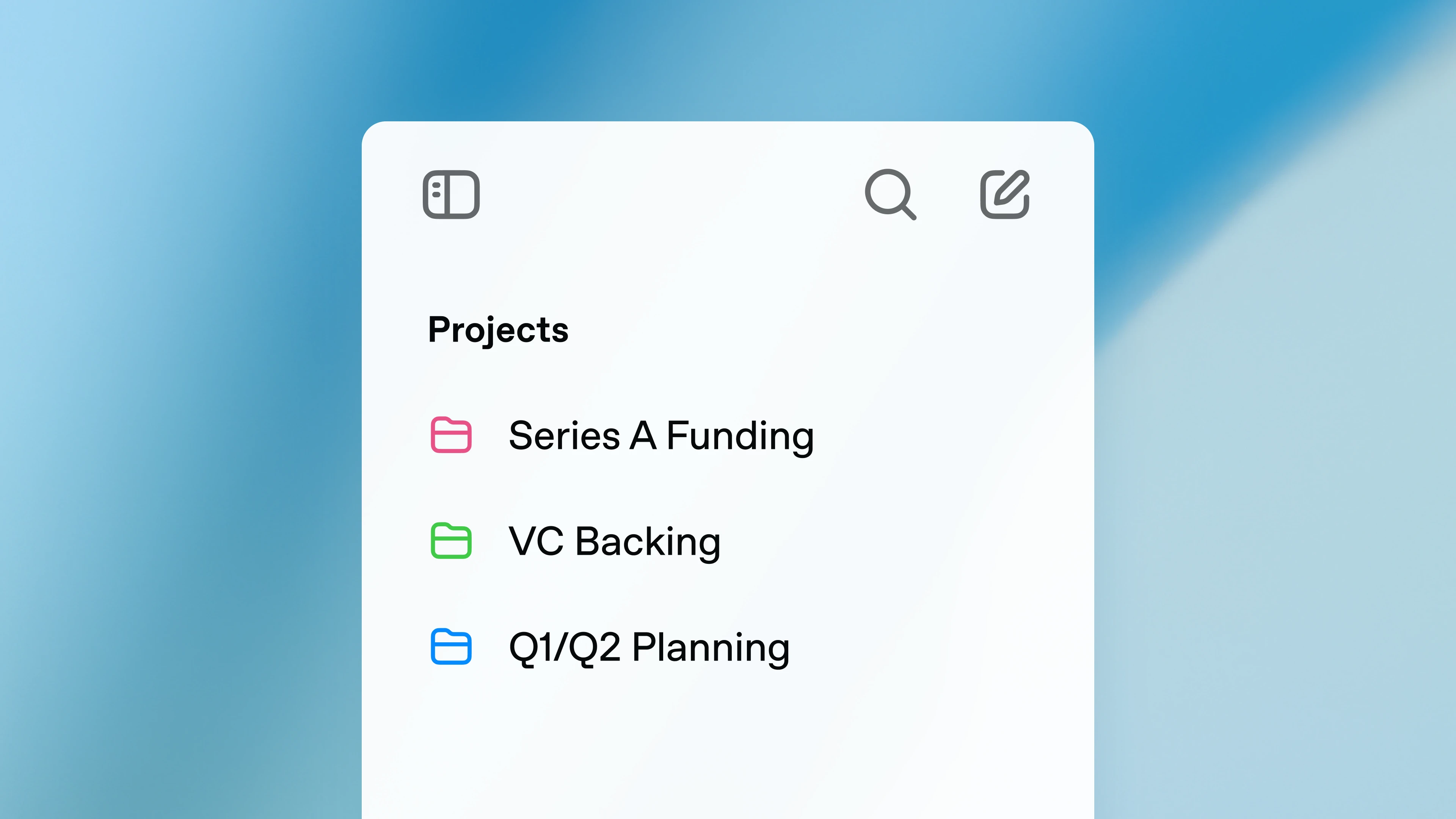 Fondo azul degradado con un elemento en primer plano que muestra una barra lateral ChatGPT con proyectos para financiamiento, respaldo para capitales de riesgo y planificación trimestral.
