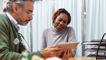 Preparación preoperatoria para artroplastia (sustitución) de cadera