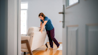 Problemas auditivos y mayor riesgo de caídas