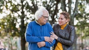 Retos de los cuidadores, inversión de roles de padres e hijos