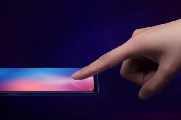 Der Fingerabdrucksensor des Xiaomi Mi 9 befindet sich unter dem Display.