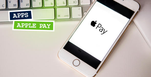 Auf dem Bildschirm eines iPhones zeigt sich das Apple-Pay-Logo.