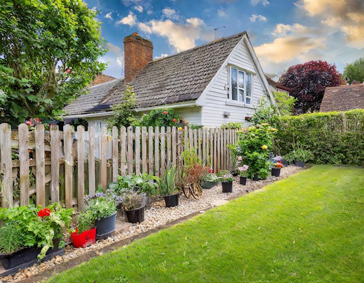 What Is The Maximum Fence Height Without Planning Permission? Lawhive