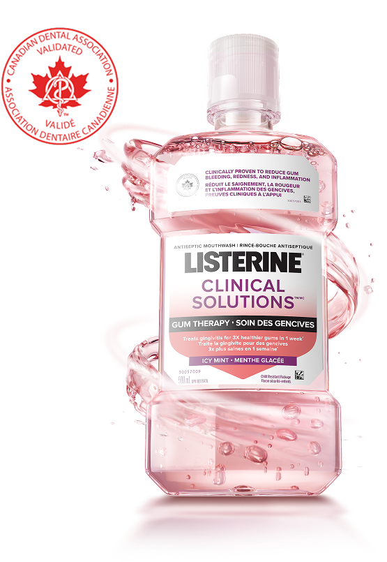 Bouteille de rince-bouche Listerine Clinical Solutions pour le soin des gencives, validée par l'Association dentaire canadienne.
