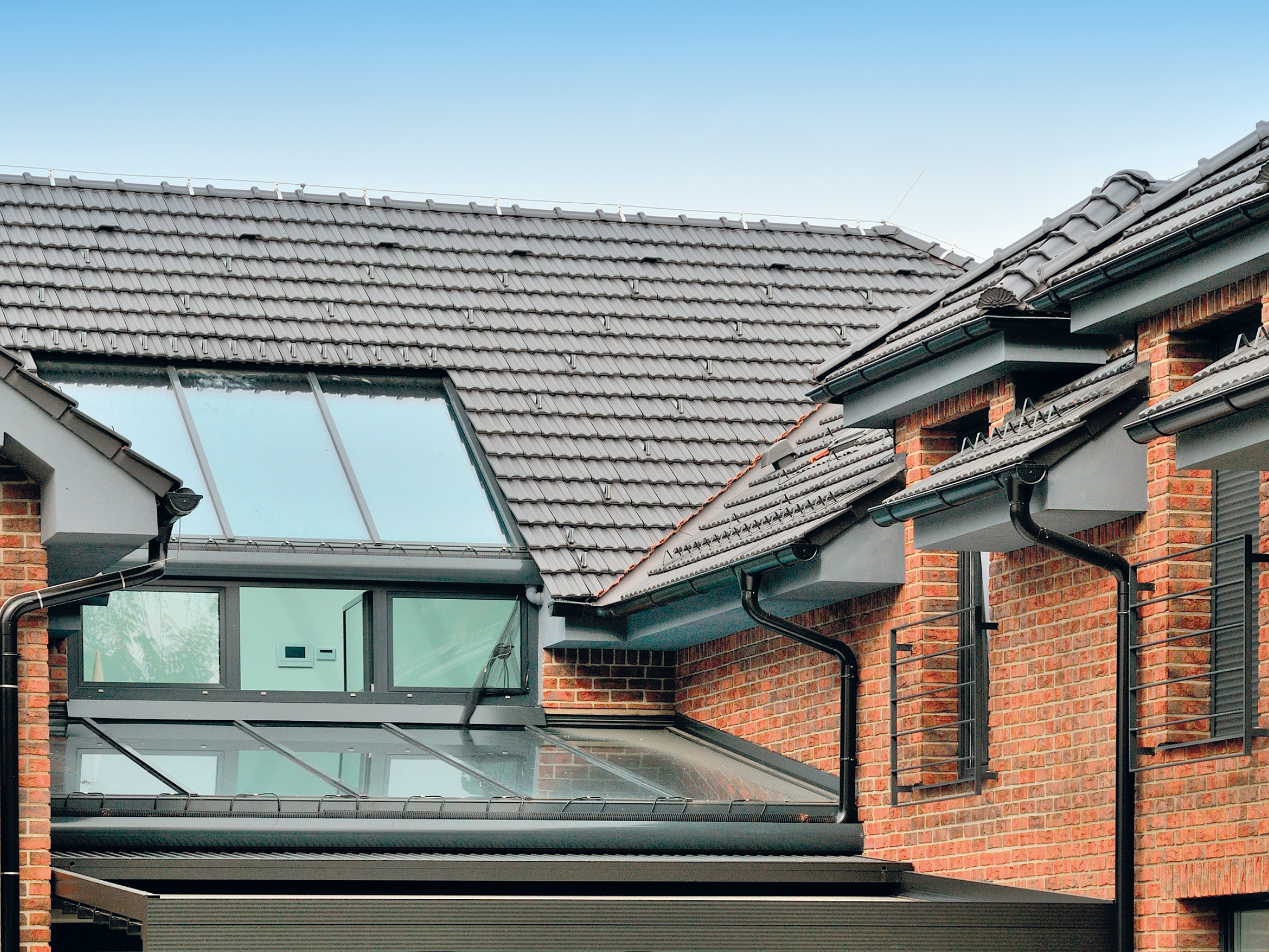 Keraamiline katusekivi Granat 13 V BMI Monier kivikatused