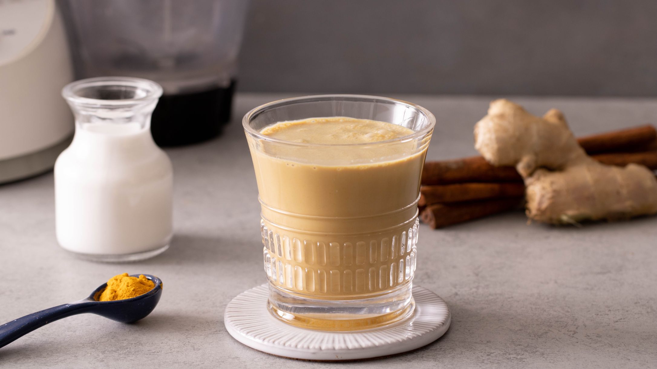 Golden Milk Chai Shake Smoothie Recipe | @Atkins