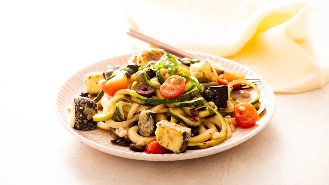 mediterranean-zucchini-noodles-with-eggplant