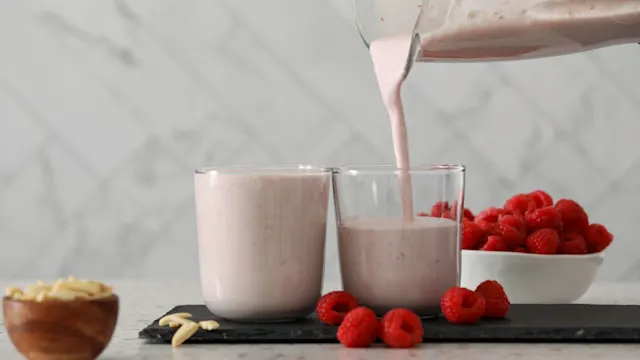 Almond Raspberry Smoothie