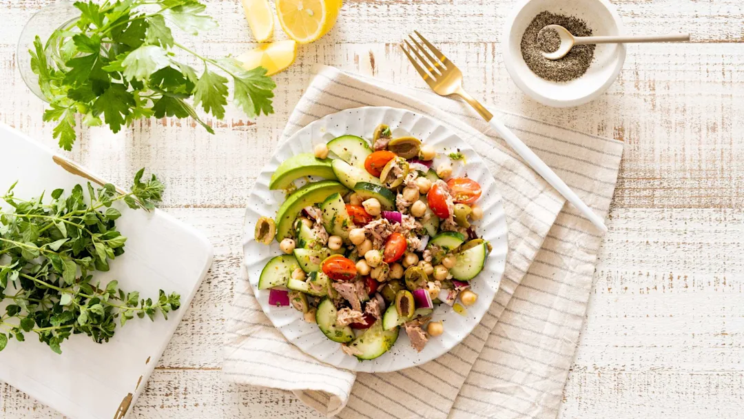 low-carb-mediterranean-canned-tuna-and-cucumber-salad