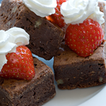Strawberries and Cream Brownie Sandwiches Recipe | @Atkins