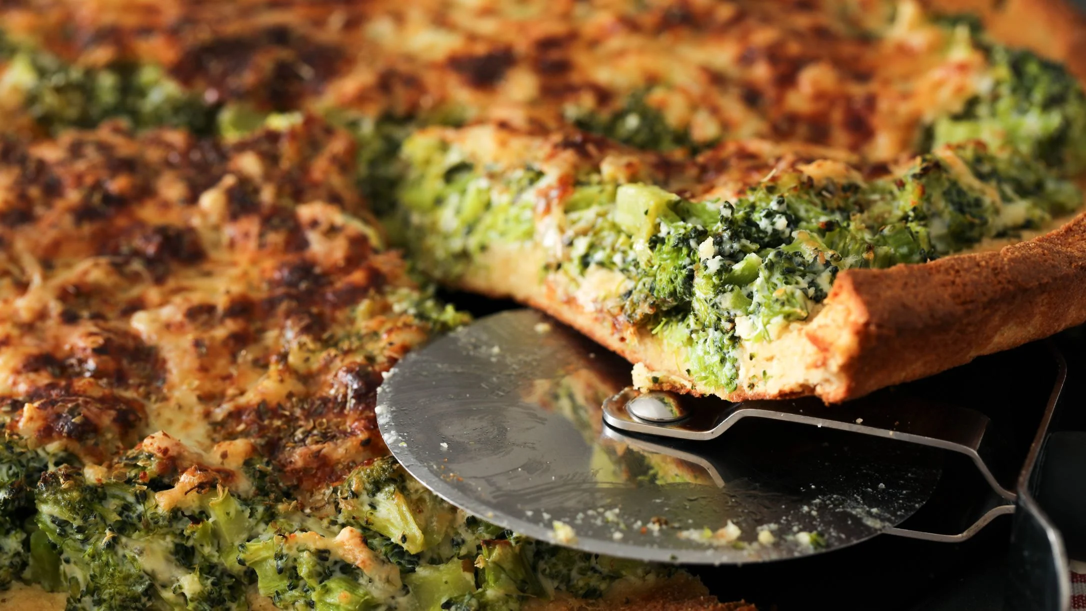 white-pizza-with-broccoli 1