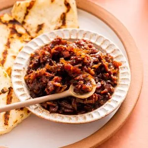 low-carb-bourbon-bacon-jam-with-grilled-halloumi