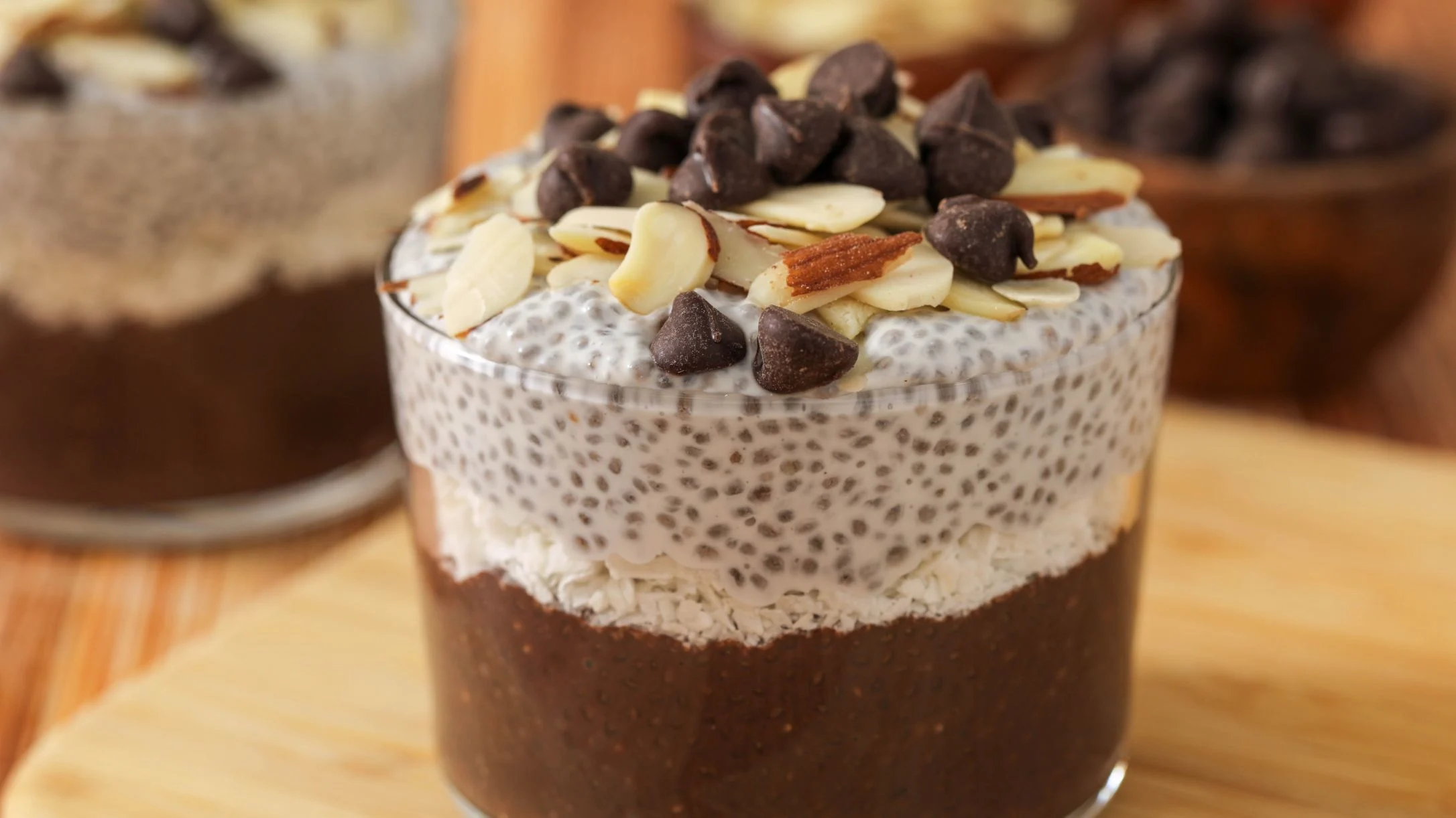low-carb-almond-joy-inspired-chia-pudding 1