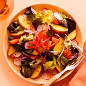 red-lettuce-salad-with-peaches